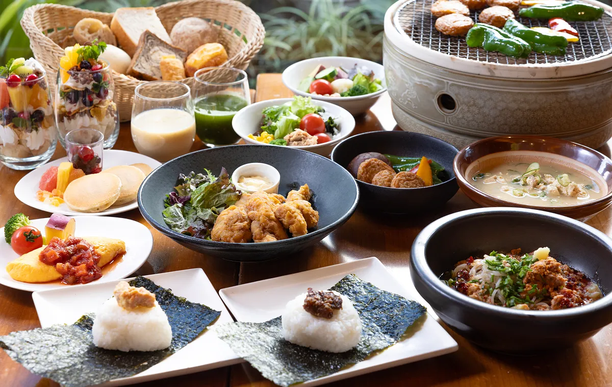 朝食ビュッフェの料理
